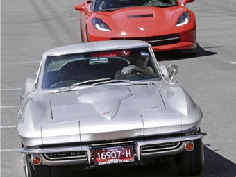 Corvette Stingray: 1966 & 2014