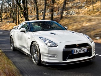 Nissan GT-R (2011) review