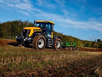 JCB rolls out new 3000 series Fastrac tractors 