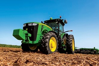 John Deere to expand 8R series tractors in 2014