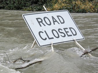 Heavy rain and flooding shuts NSW roads