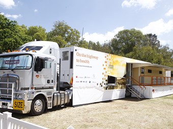 Kenworth provides support to Heart of Australia project 