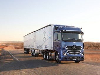 Benz promotes new Actros with online live drive