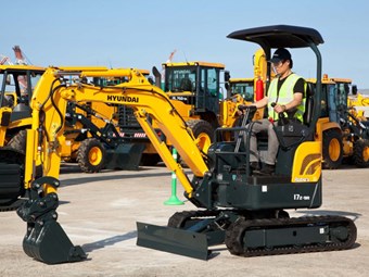 New R17Z-9A rounds out Hyundai’s mini excavator range