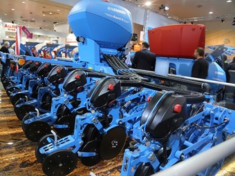 Agritechnica 2015: Lemken debuts innovative DeltaRow seed placement concept