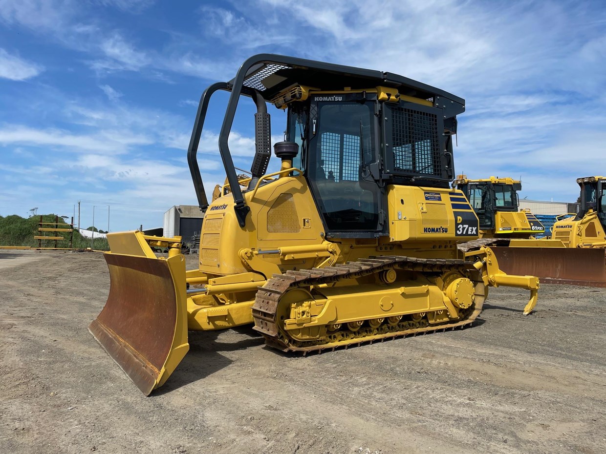2018 KOMATSU D37EX-24 image 2