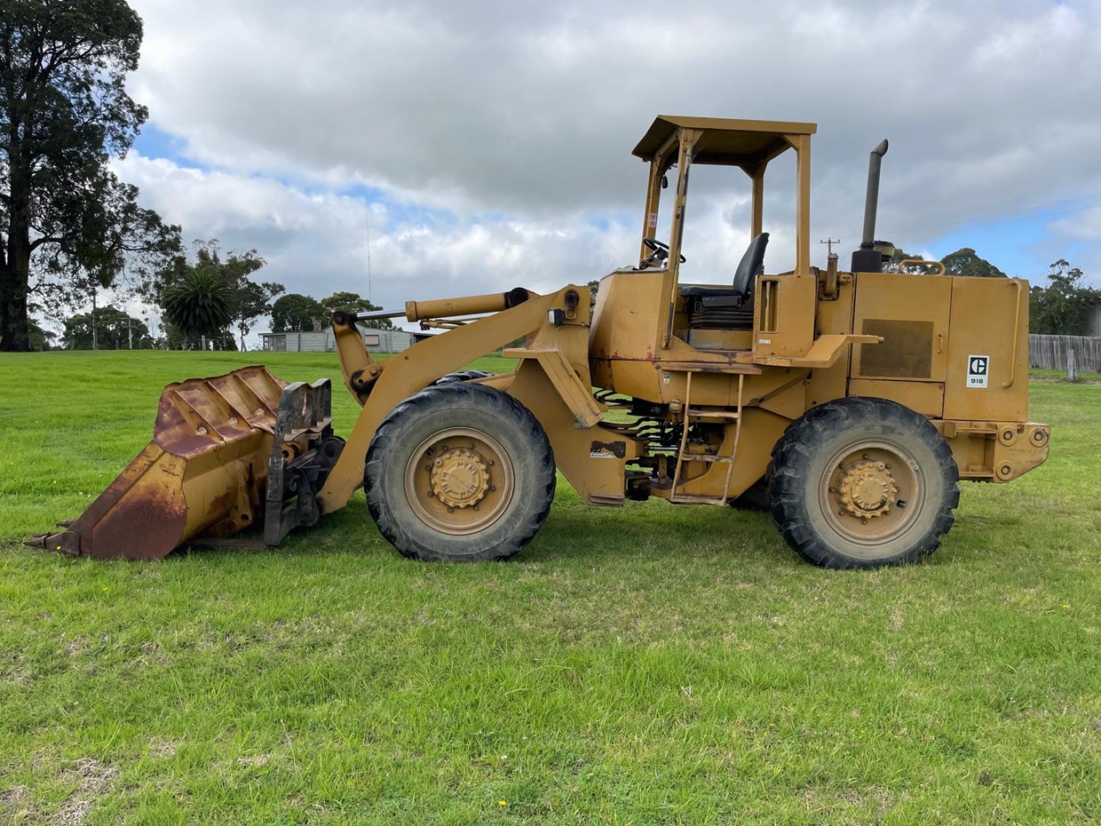 1986 CATERPILLAR 916 LOADER image 2