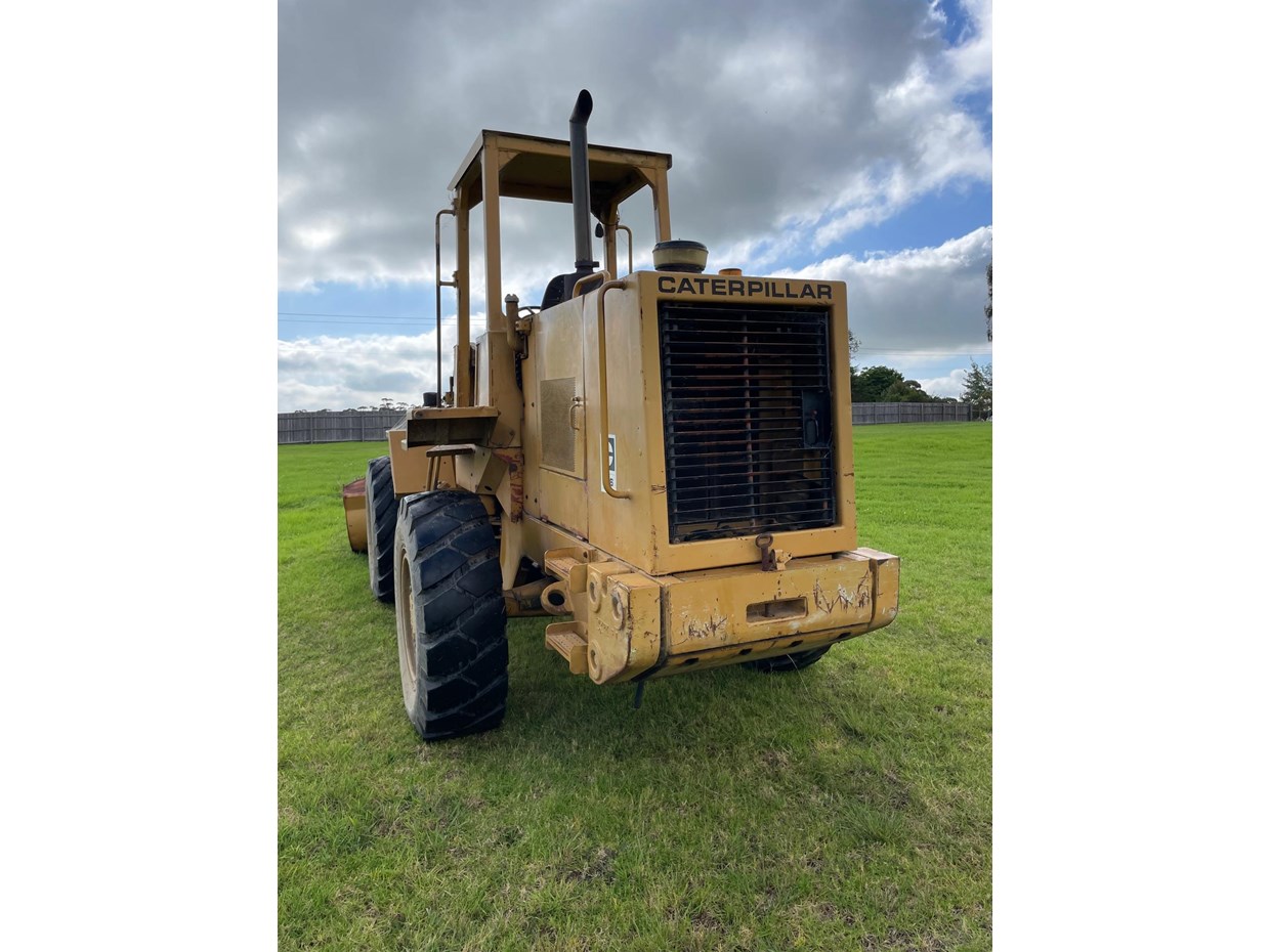 1986 CATERPILLAR 916 LOADER image 4