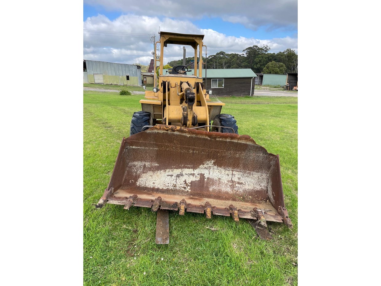 1986 CATERPILLAR 916 LOADER image 9