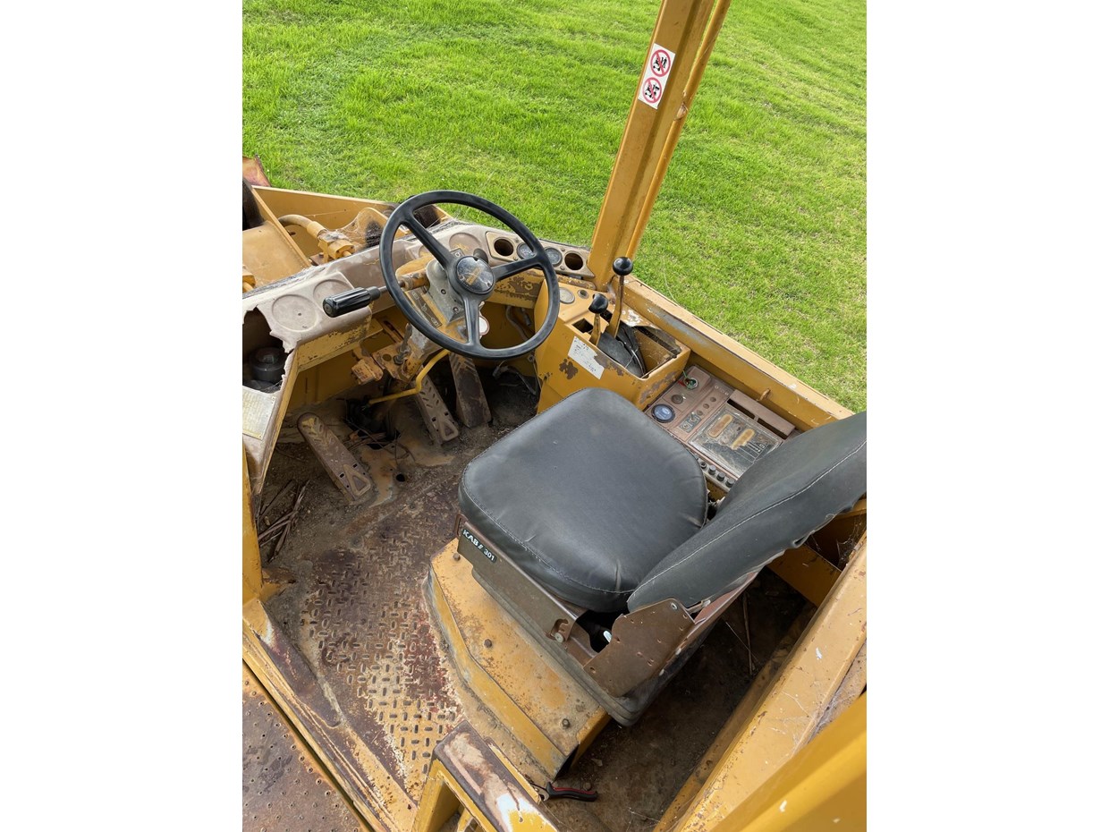 1986 CATERPILLAR 916 LOADER image 11