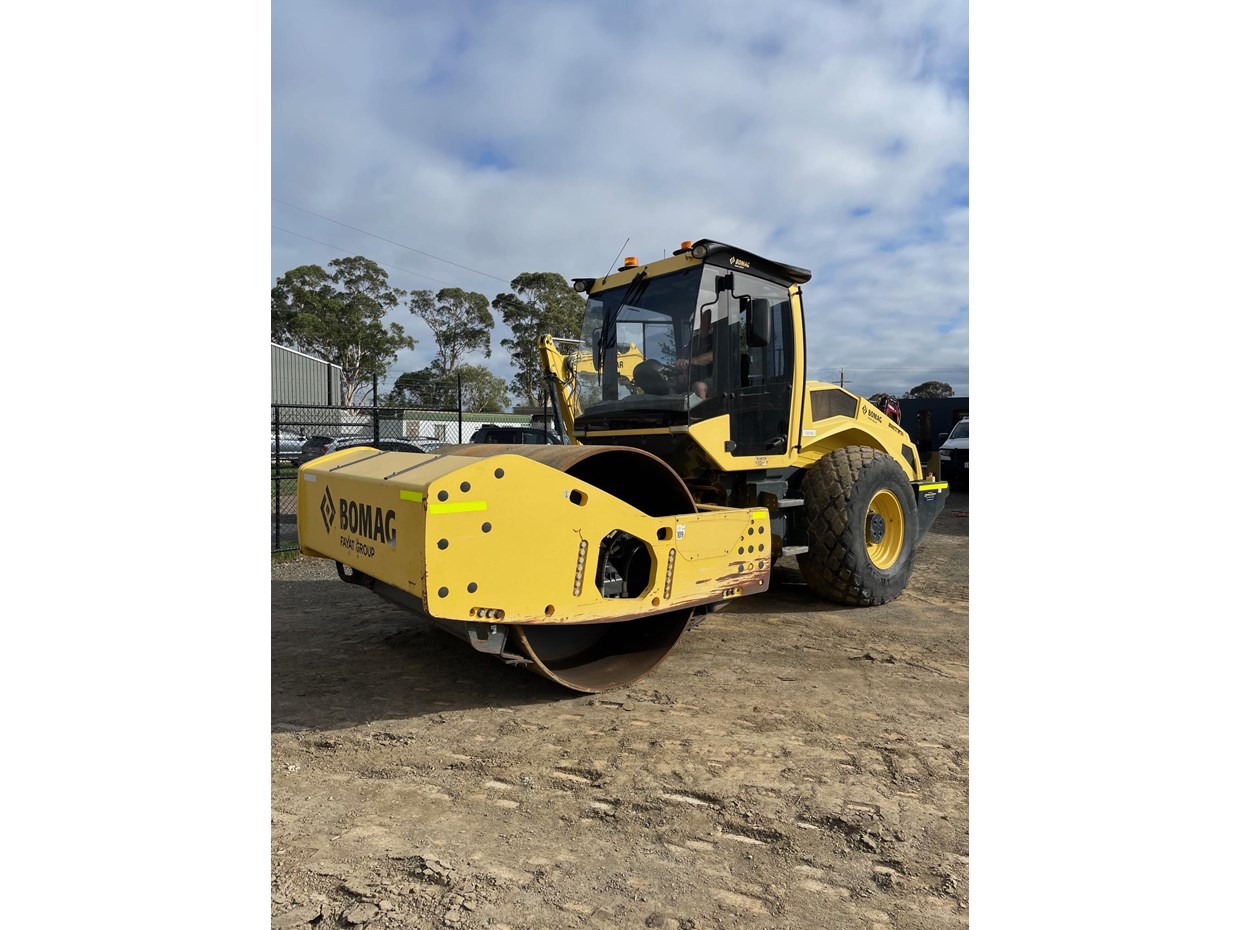 2016 BOMAG BW216D-5 image 2