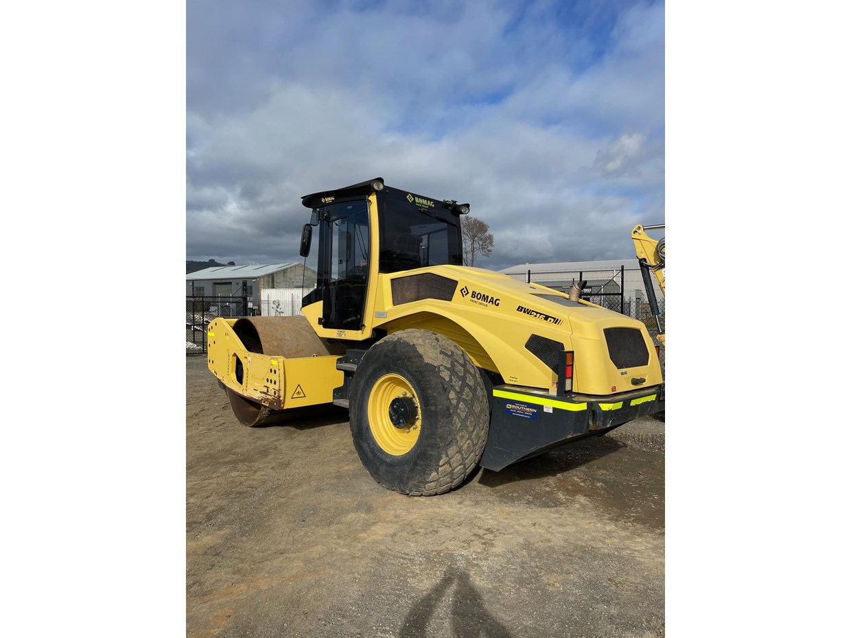 2016 BOMAG BW216D-5 image 3