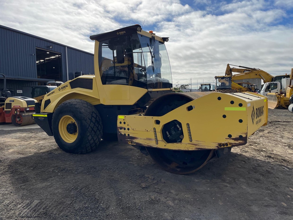 2016 BOMAG BW216D-5 image 6