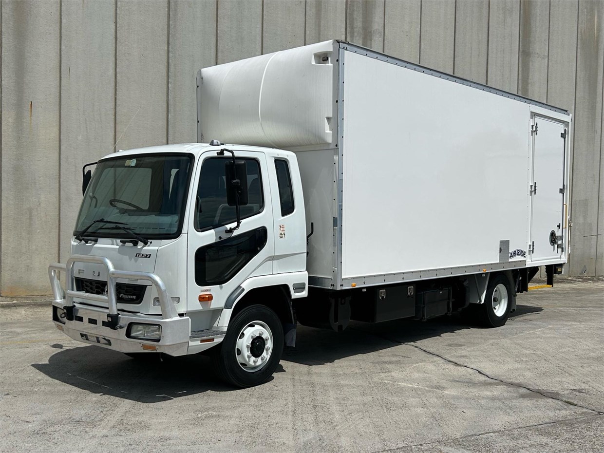2013 FUSO FIGHTER 1227