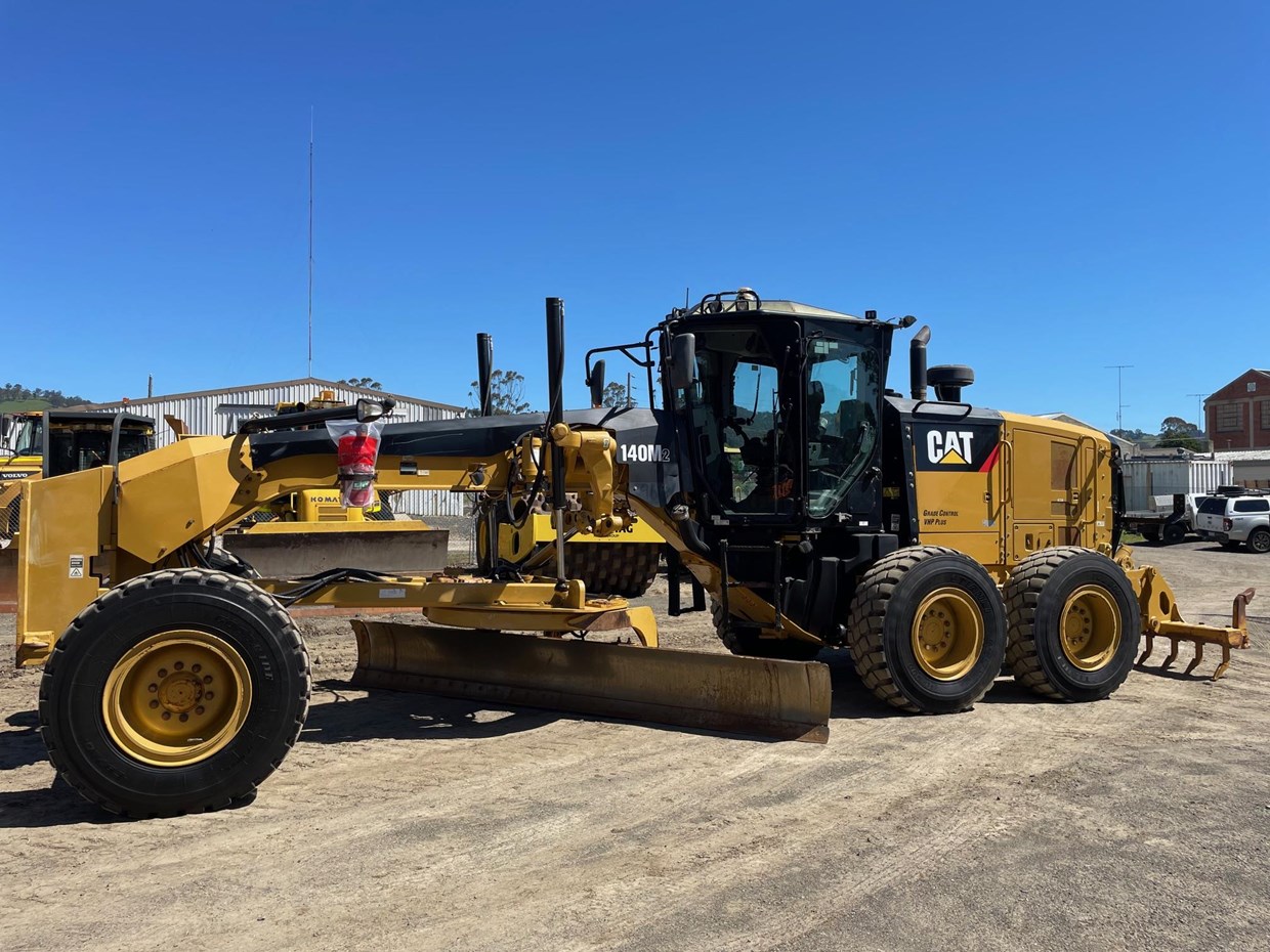 2013 CATERPILLAR 140M2 image 2