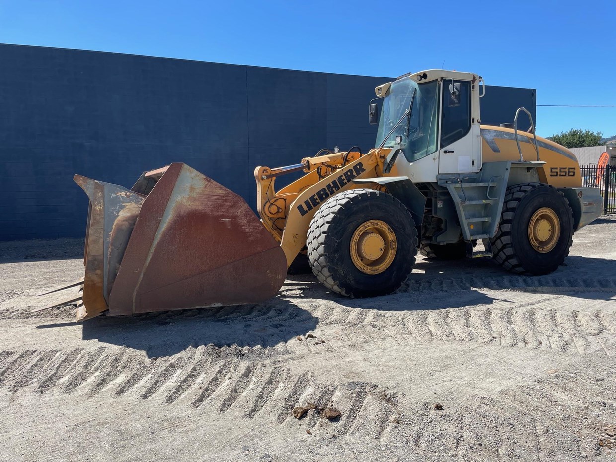 2011 LIEBHERR 556 image 2