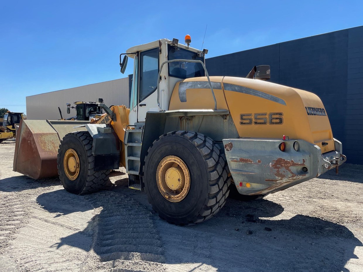 2011 LIEBHERR 556 image 4