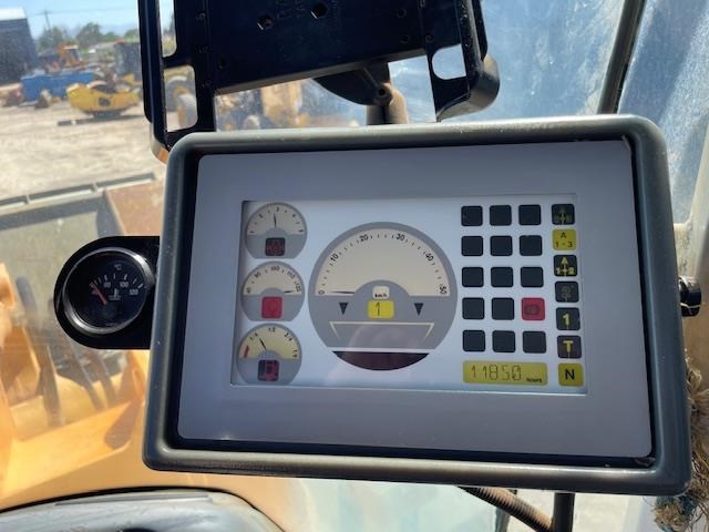 2011 LIEBHERR 556 image 14