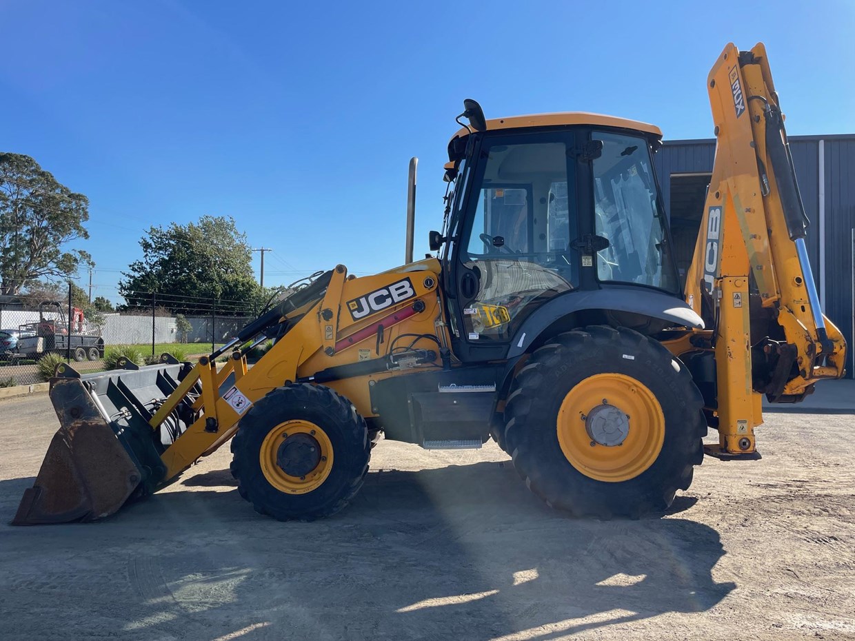 2012 JCB 3XC image 5