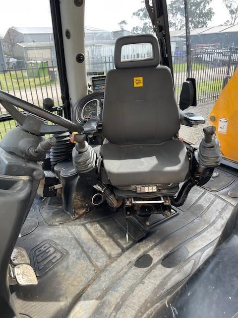 2012 JCB 3XC image 11
