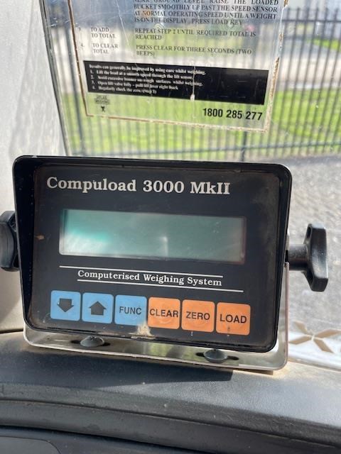 2012 JCB 3XC image 13