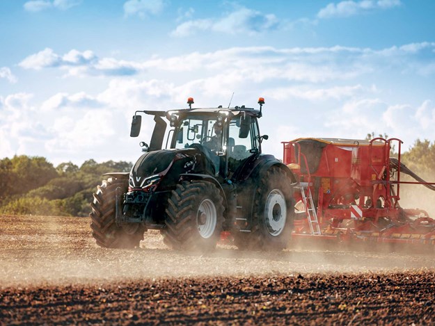 valtra-q-series-germany-img-2033-lowres.jpg