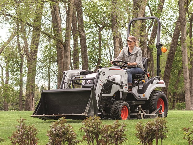 Bobcat_CT1025_Compact_Tractor_Working_Image(18).jpg