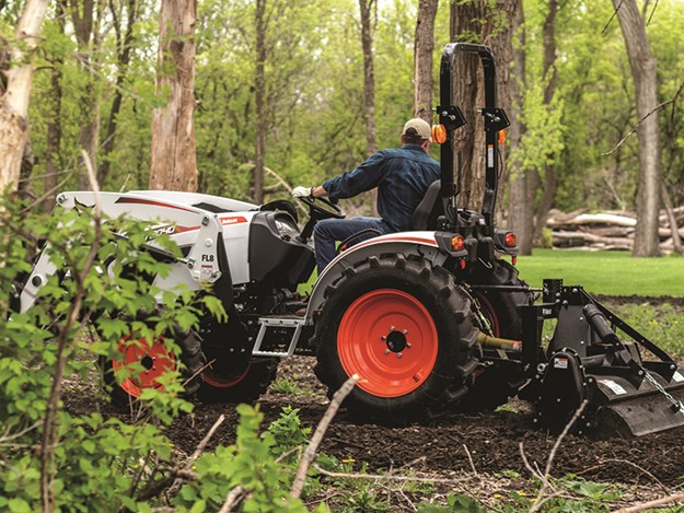 Bobcat_CT2040_Compact_Tractor_Working_Image(12).jpg