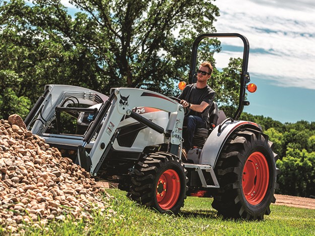 Bobcat_CT4045_Compact_Tractor_Working_Image(6).jpg