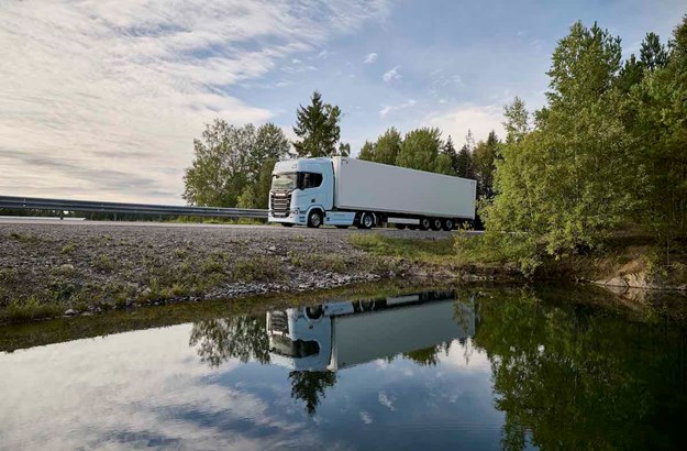 Scania BEV hero shot.jpg