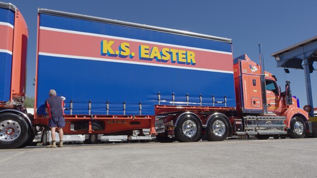 Freighter_KS-Easter_2.jpg