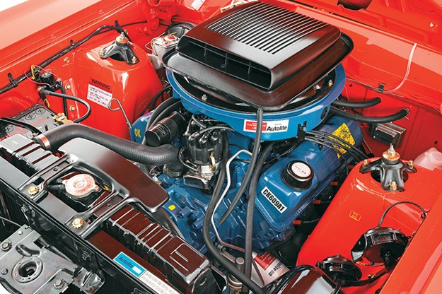 ford-falcon-gtho-engine-bay.jpg