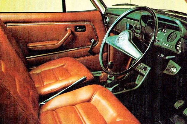 ford-escort-interior.jpg