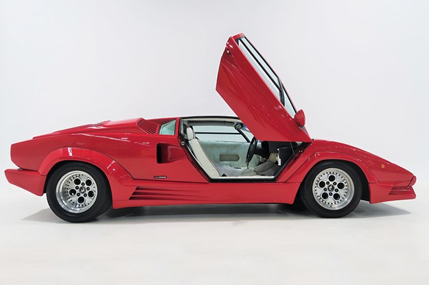 lamborghini-countach-side.jpg