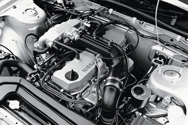 nissan-skyline-engine-bay.jpg