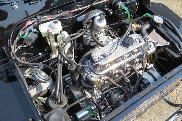 mini-moke-engine.jpg