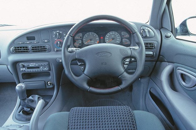 ford-falcon-xr6-dash.jpg