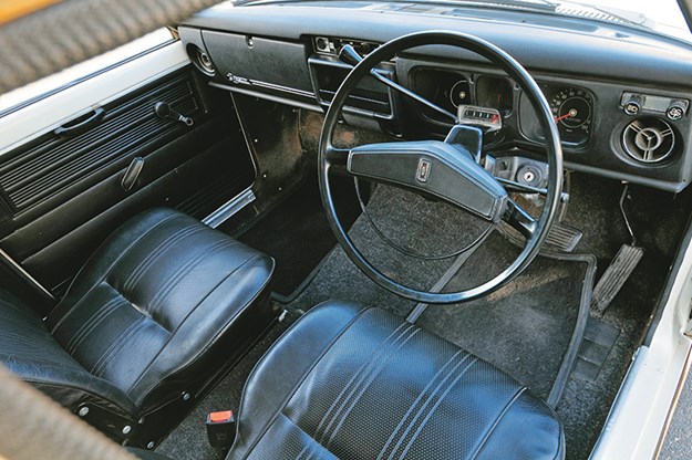 datsun-1600-interior.jpg