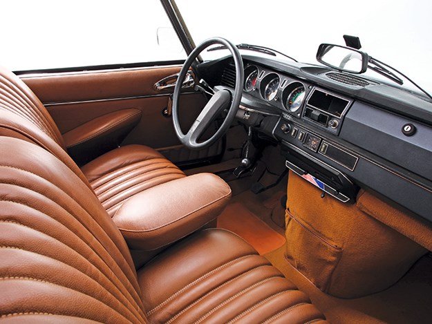 citroen-ds-interior.jpg