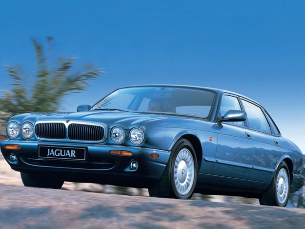 jaguar-xj8-2.jpg