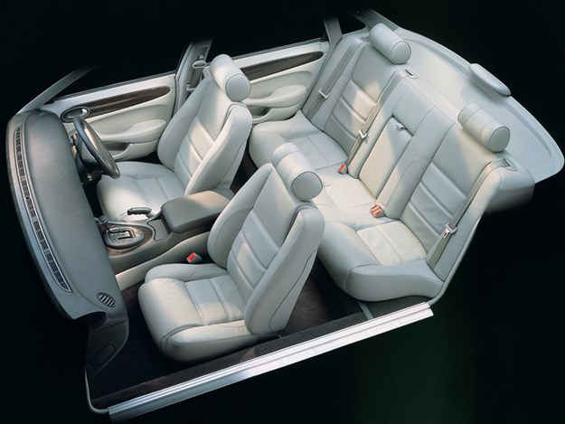jaguar-xj8-interior.jpg