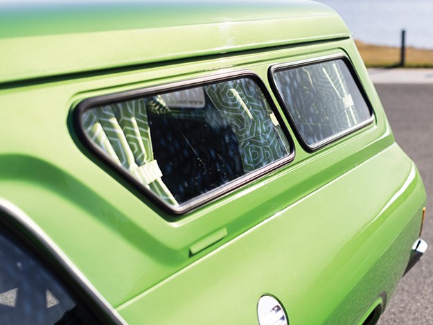 ford-falcon-xb-panel-van-windows.jpg