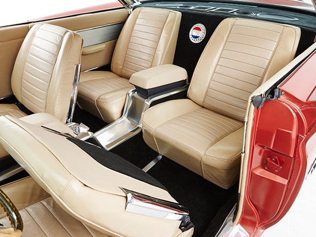 chrysler-300-interior-rear.jpg