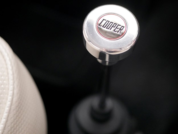 mini-cooper-gearstick.jpg