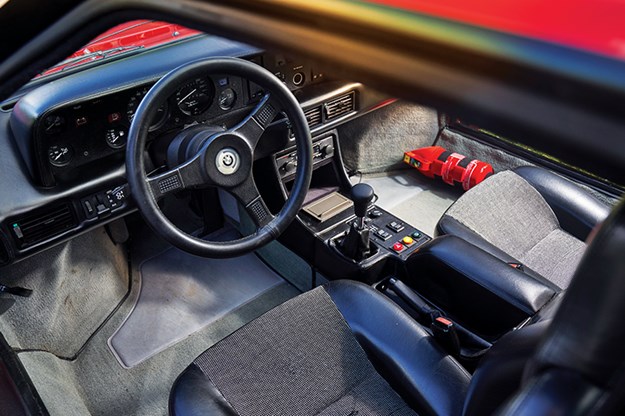 bmw-m1-interior.jpg