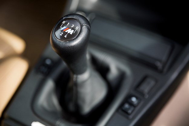 bmw-e30-m3-gearstick.jpg