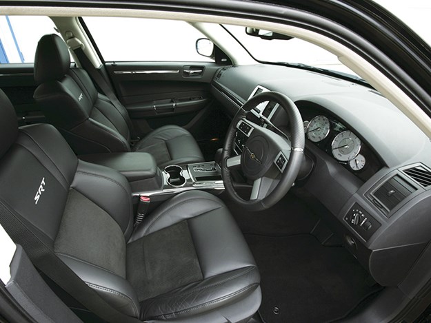 chrysler-300c-interior.jpg