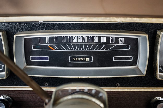 ford-falcon-zb-speedo.jpg