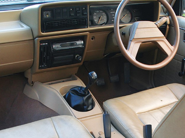 holden-vb-commodore-interior-2.jpg