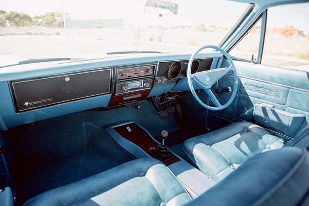 holden ht premier interior 2.jpg